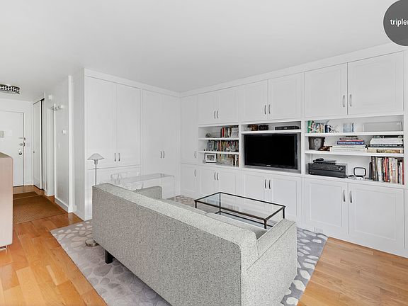 4th image of 170 W End Ave APT 5L