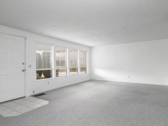 4th image of 2006 Turner St