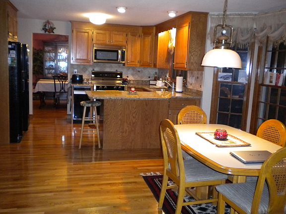 kitchen/Breakfast area