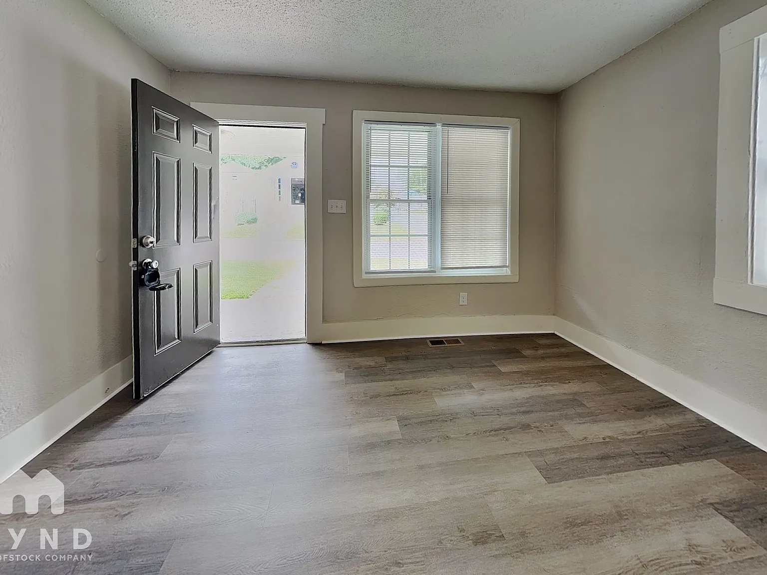 2 bed, 1.0 bath, 790 sqft, $1,499 — Photo 4