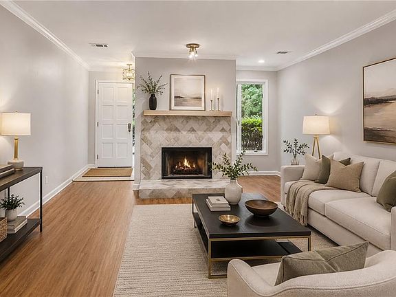 2nd image of 21 Brittany Way NE