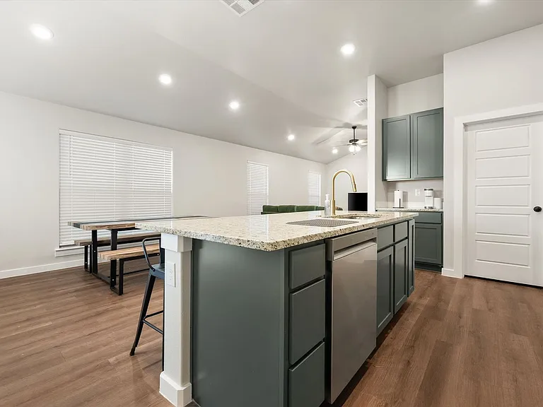 2140 Kokomo Ave — Photo 29