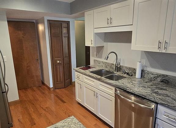 5th image of 364 Meadow Bridge Dr