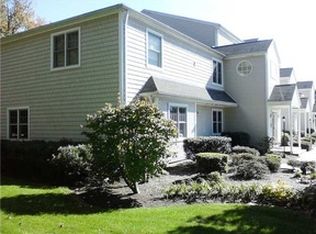 A12 Bristol Woods Dr, Bristol, RI 02809