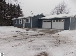 7062 W Jennings Rd, Lake City, MI 49651