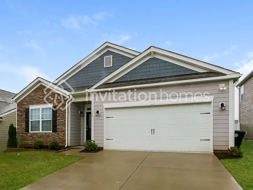 134 Gray Willow St