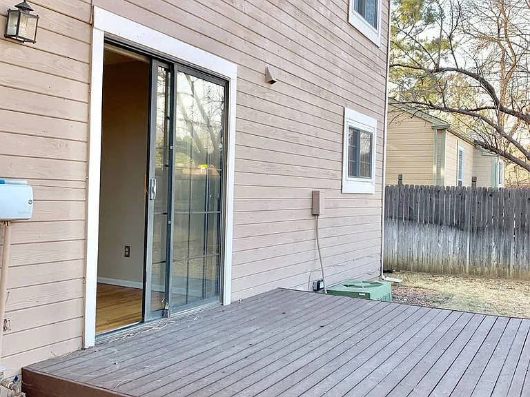 543 W Sycamore Cir — Photo 20