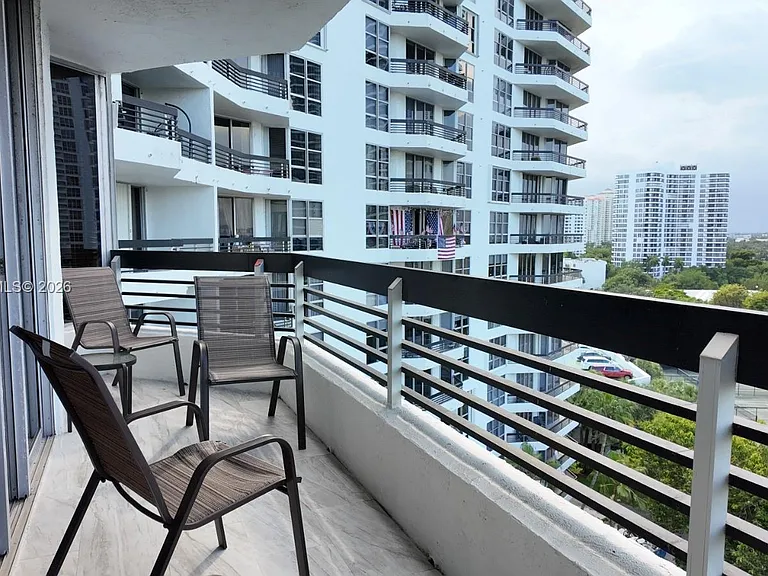3600 Mystic Pointe Dr #1111 — Photo 26