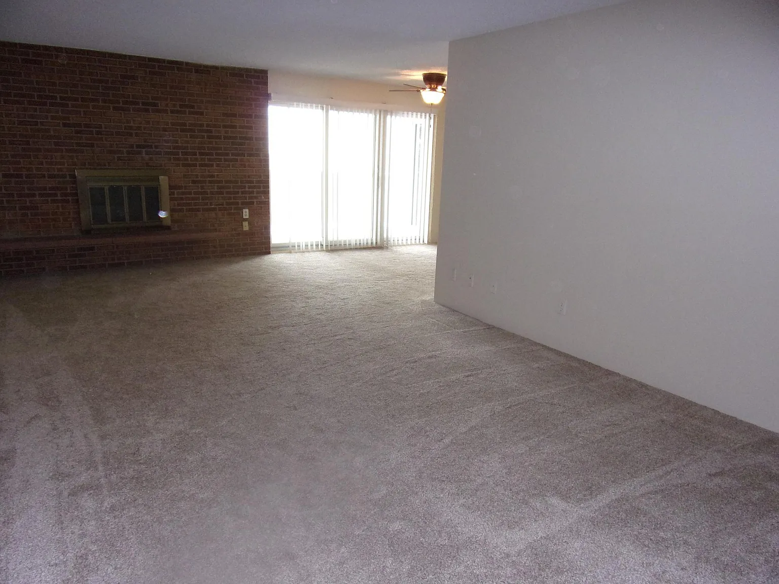 2 bed, 1080 sqft, $2,200 — Photo 2