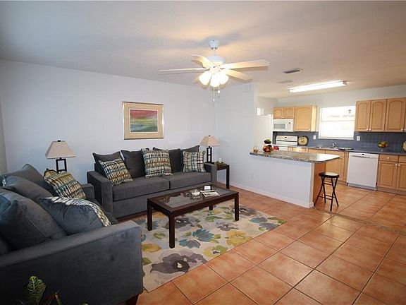 4th image of 171 11th Ave