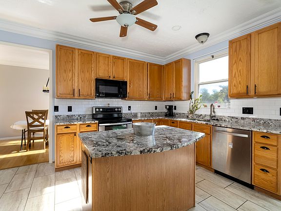 5th image of 1906 Nettlewood Ct