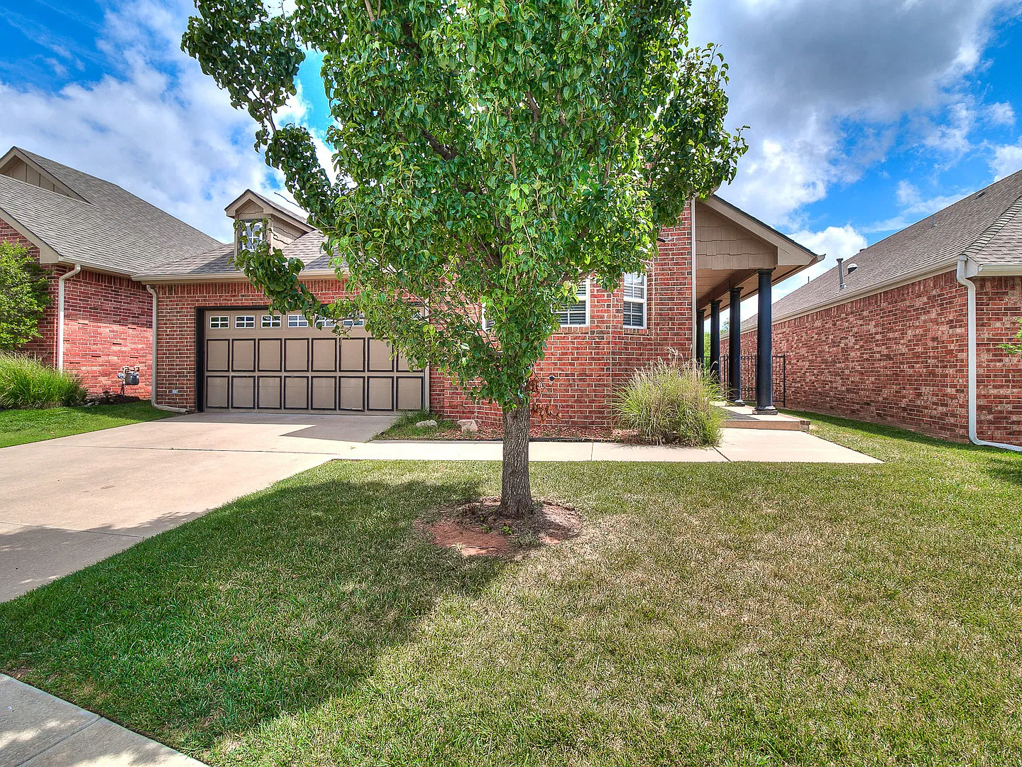 2044 Sq. Ft. Home- Gated Community with a Pool/Club House-Edmond Schools- Lawn Care Included — Photo 2