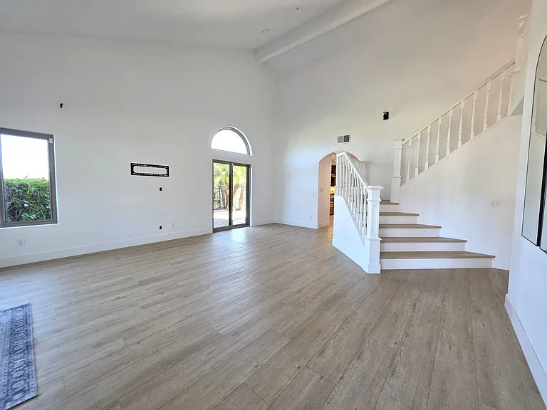 8531 Tyler St — Photo 3