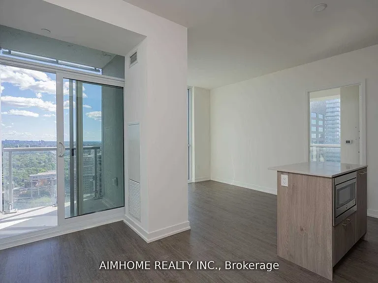 1 Yorkville Ave #1111 — Photo 4