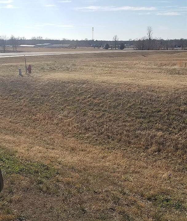 2nd image of 1 Frontage Rd