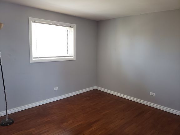 5th image of 18W207 Knollwood Ln