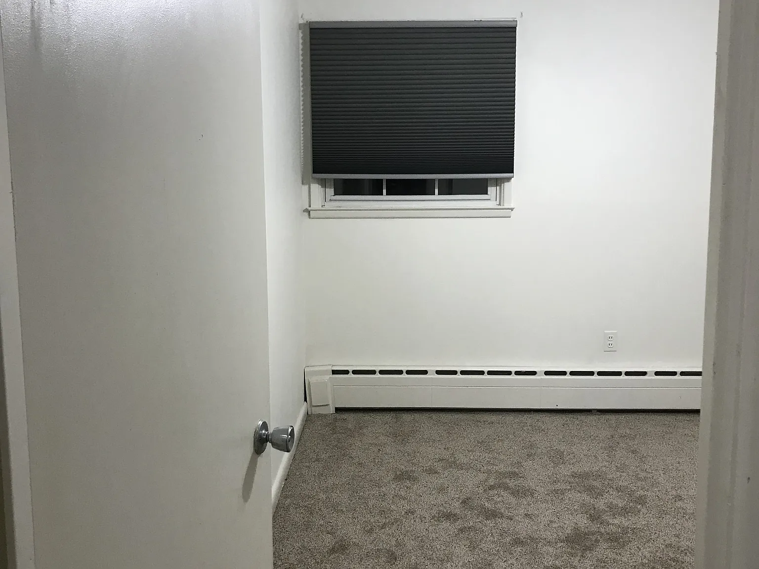 3 bed, 2016 sqft, $2,400 — Photo 4