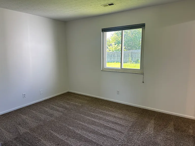 1615 McGuire Ct — Photo 14