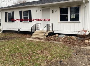 2119 Clearview St, Waterloo, IA 50707