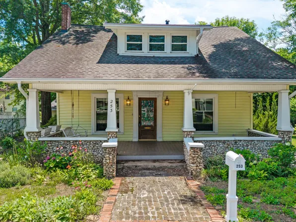 253 15th St NW, Cleveland, TN 37311