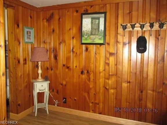3rd image of 996 Scoville Dr