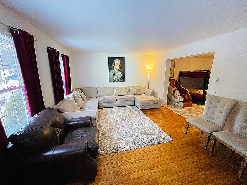 12 Devonshire Ln, Mount Pocono, PA 18344 Zillow