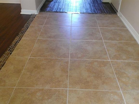 4th image of 2402 Black Canyon Ln