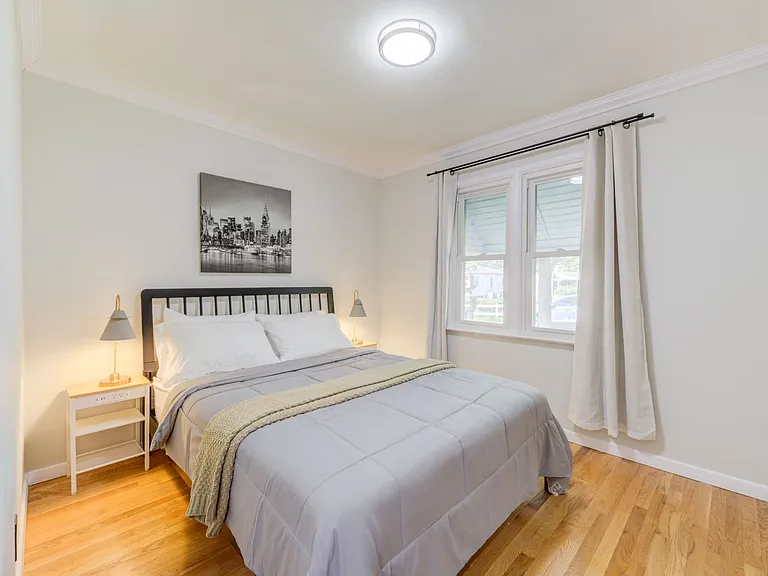 1170 Margaret Ln — Photo 13