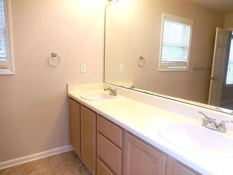 211 Bridgepath Dr — Photo 18