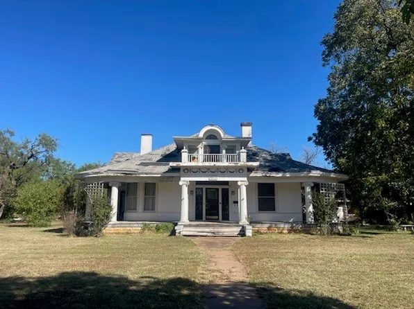 1942 N 3rd St, Abilene, TX 79603