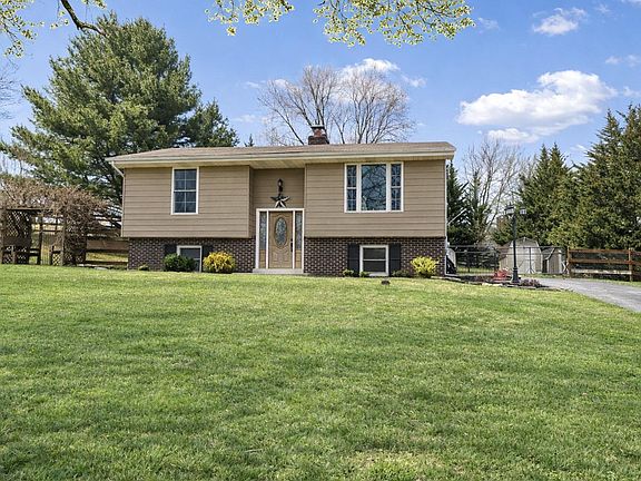 2nd image of 1618 Valley Dr