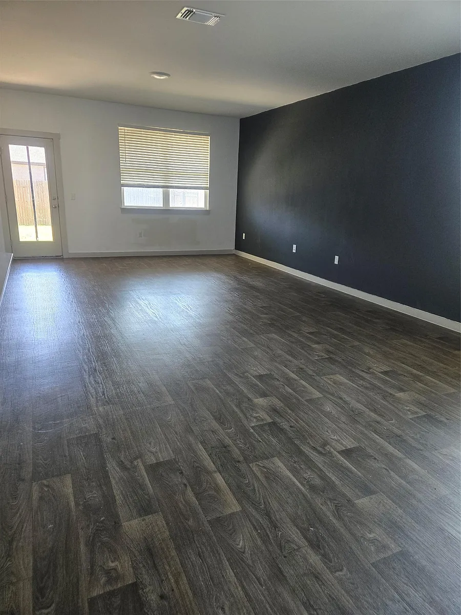 Building Photo - 604 Concho River Dr