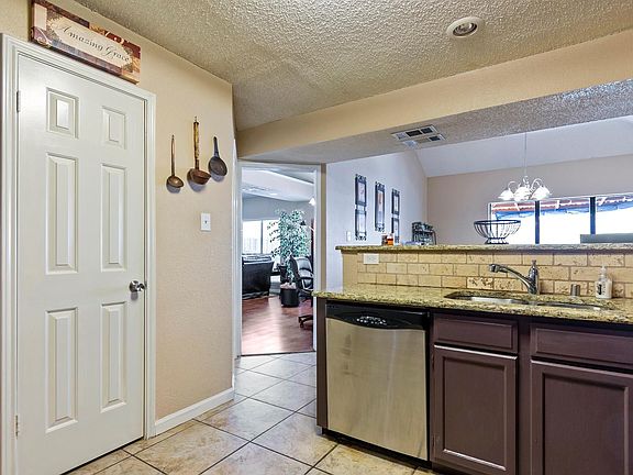 5th image of 2920 Peninsula Way
