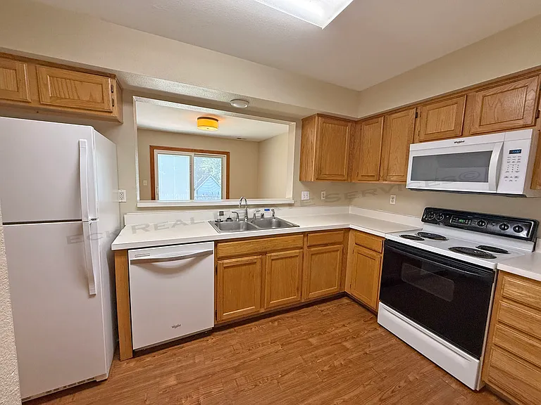 2759 Grand Cir — Photo 5