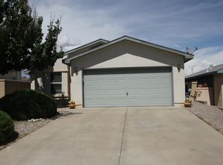 585 Santa Fe Meadows Dr NE, Rio Rancho, NM 87144