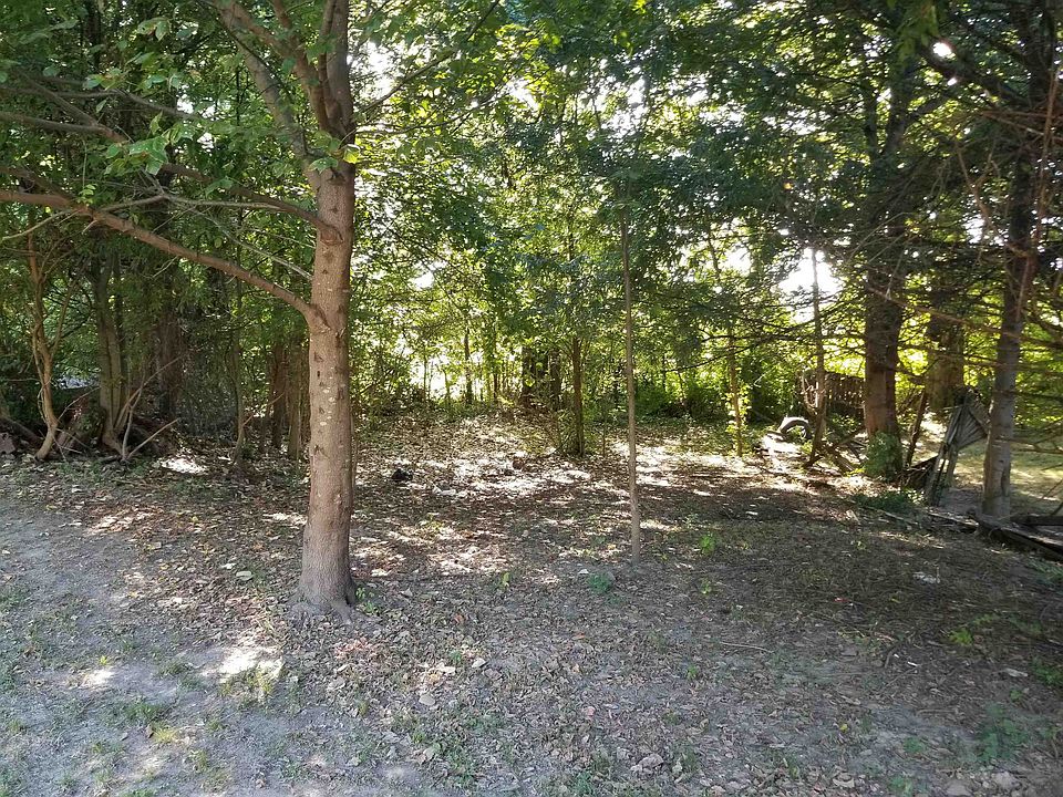 2nd image of 1437 Davis St #319