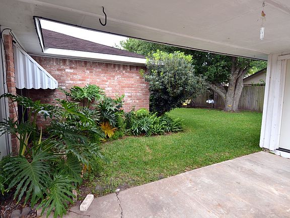 3rd image of 10522 Sageberry Dr
