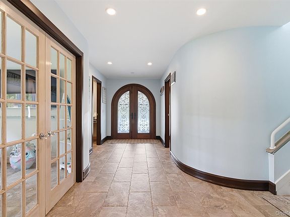 3rd image of 14 Beach Plum Lane