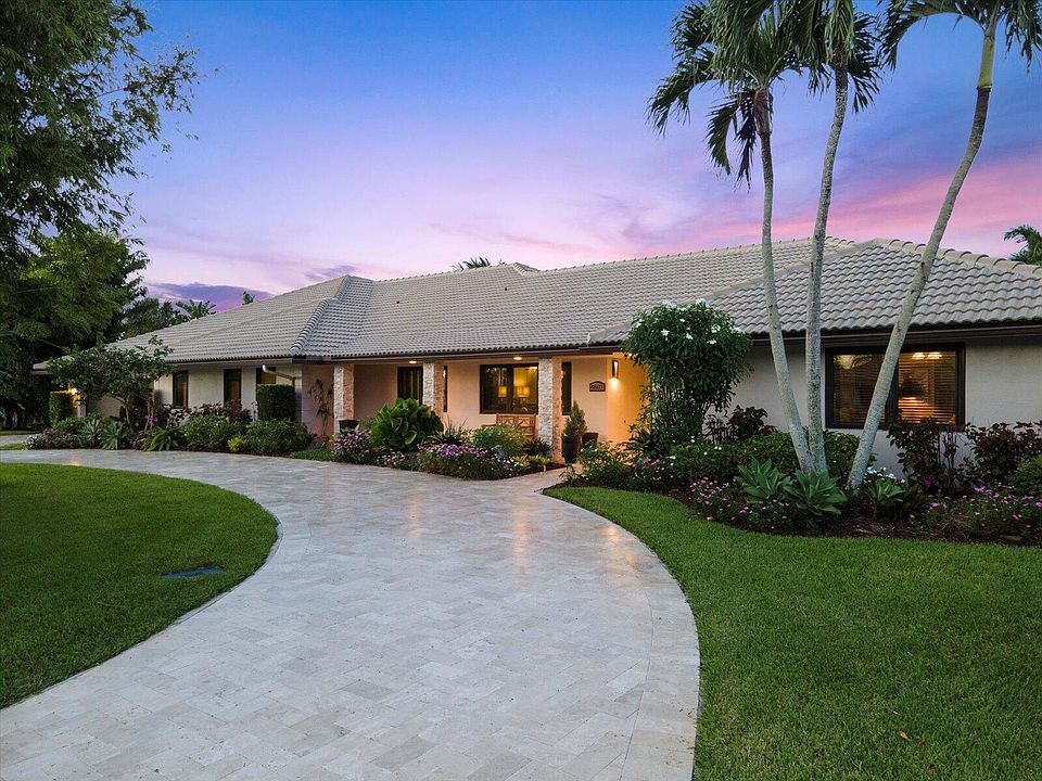 1st image of 4803 Oak Cir