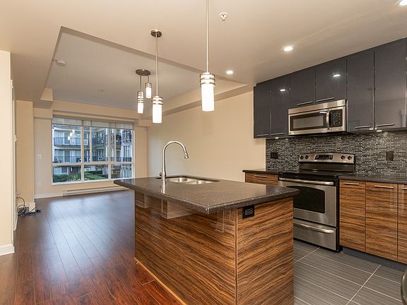 3rd image of 218-12039 64th Ave #218