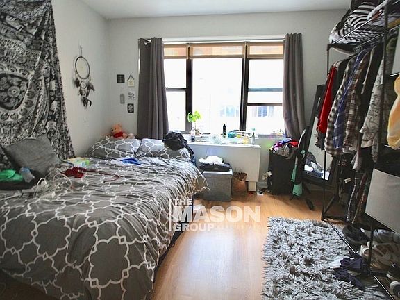 3rd image of 337 W 43rd St #3K