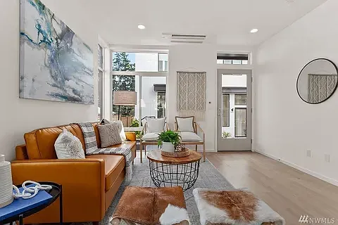 3 bed, 2.5 bath, 1477 sqft, $4,250 — Photo 2