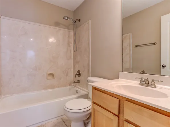 1258 Carlton Ridge Dr, Cordova, TN 38018