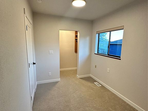 5th image of 2525 58th Avenue NE