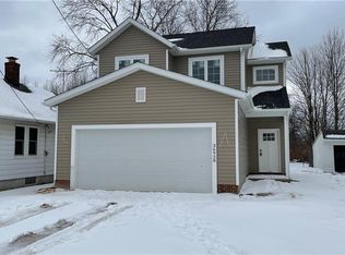 36928 Saint Clair St, Willoughby, OH 44094