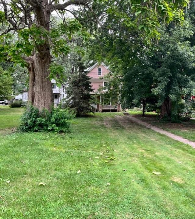 1st image of 927 Sylvan Ave