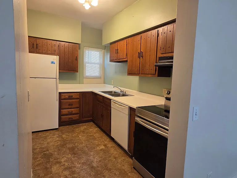 926 Liberty St — Photo 9