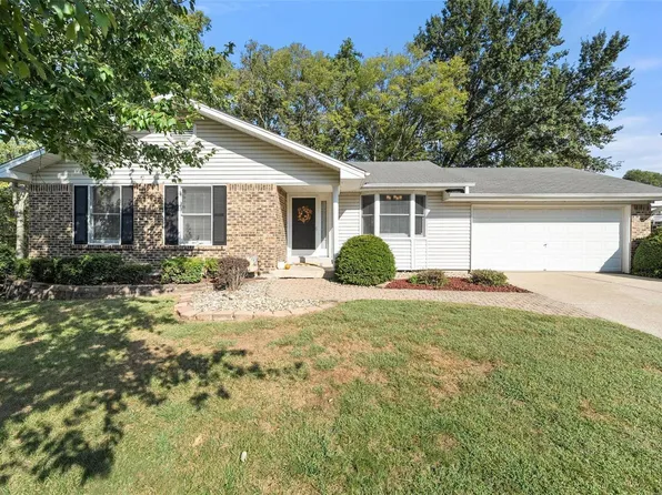 23 Plymouth Ct, Saint Charles, MO 63304