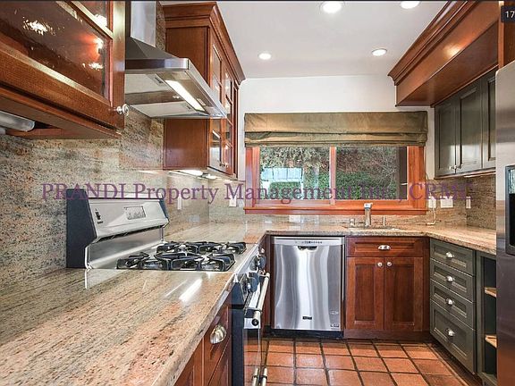 2nd image of 110 Lincoln Dr