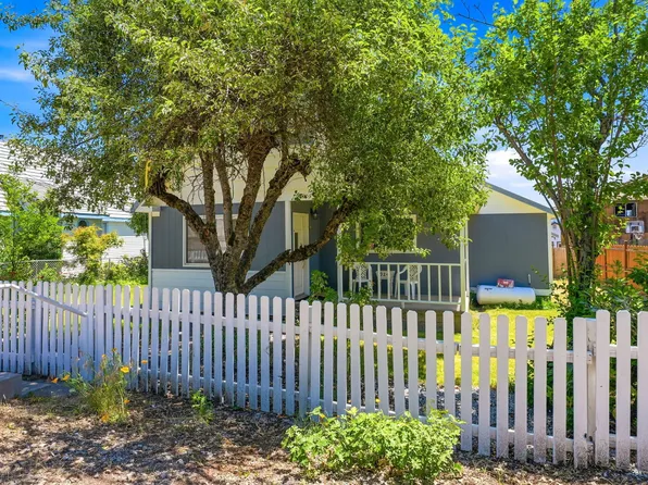 924 Oak Ave, McCloud, CA 96057